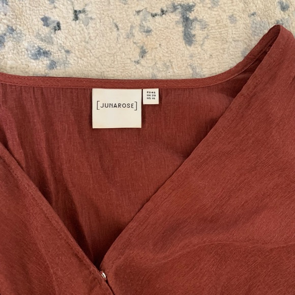 Junarose Midi Dress 🌹 - Picture 14 of 14